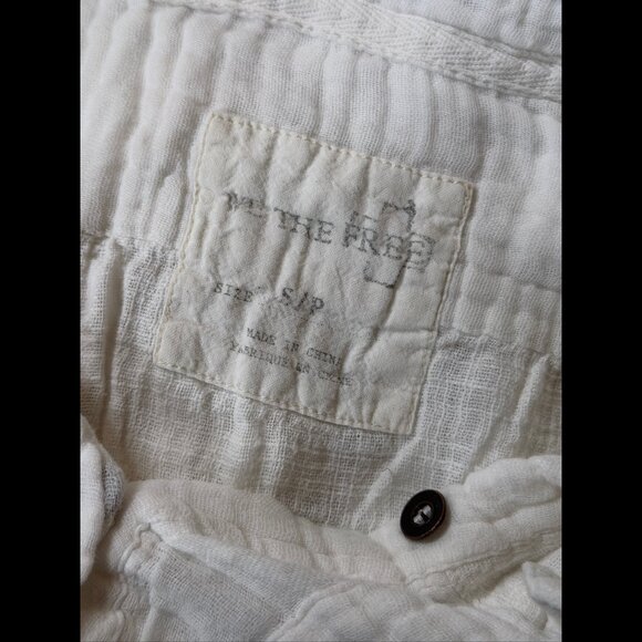 Free People Top Small Womens White Gauze Knit Long Sleeve Button Pocket - Picture 8 of 9